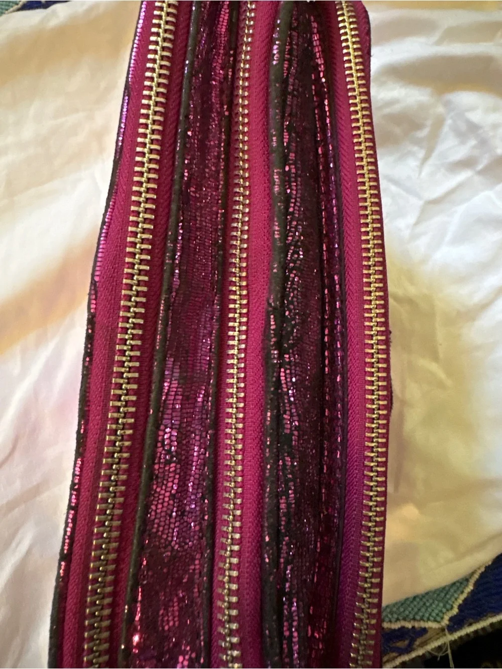 DKNY VINTAGE MAGENTA METALLIC WRISTLET WITH CHAIN Y2K AESTHETIC
